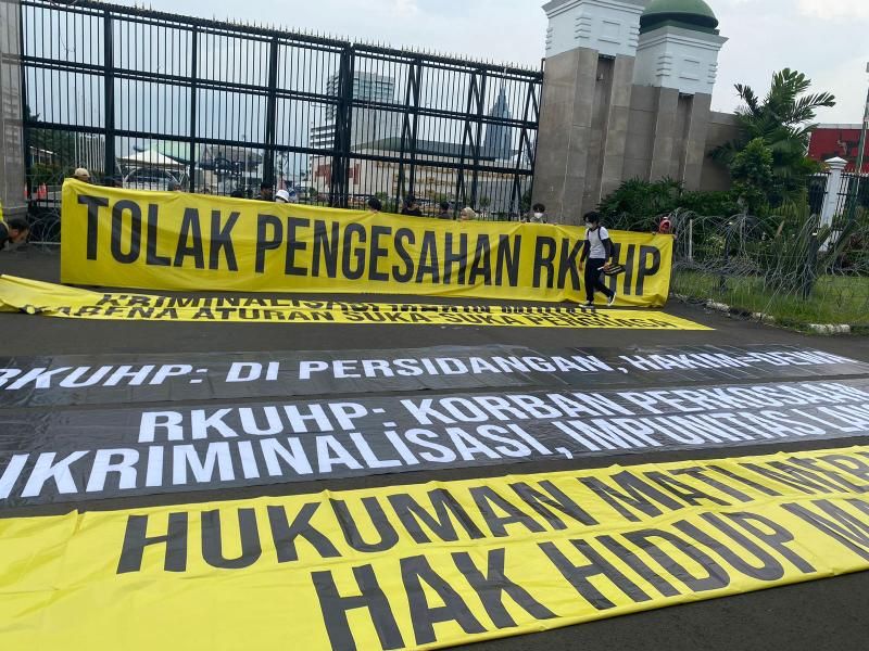 KUHP Kontroversial: Hukuman Minimal Koruptor Berkurang Jadi 2 Tahun ...